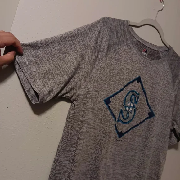Majestic Men's Heather Gray Seattle Mariners Short-Sleeve Logo Tee - Picture 6 of 11